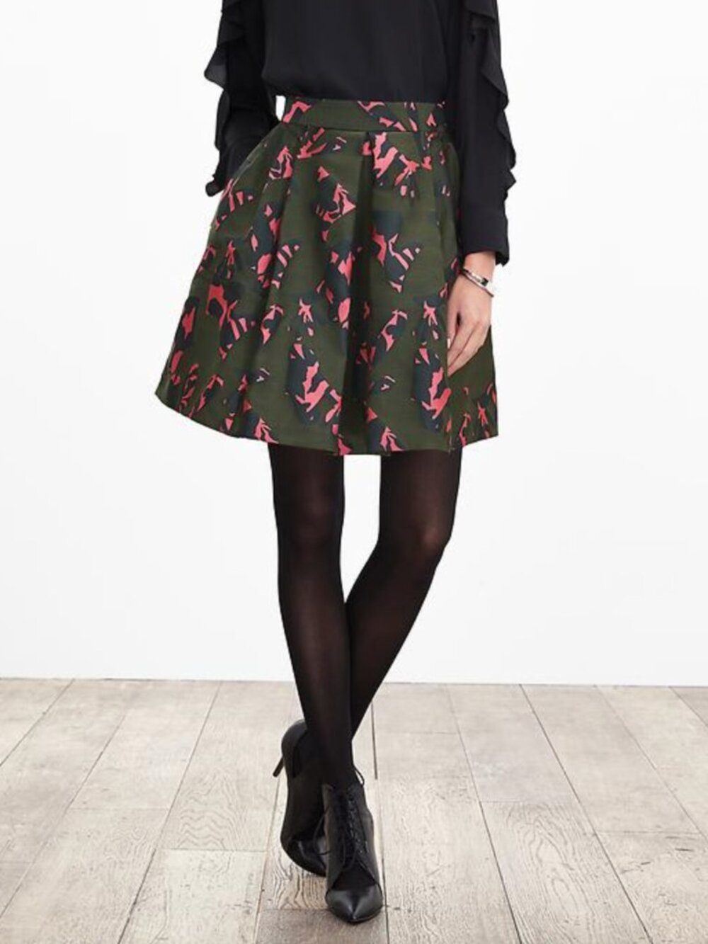 Banana Republic Pleated Camo Jigsaw Skirt